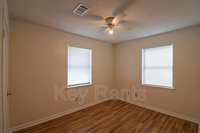 4679 Bradley Dr
