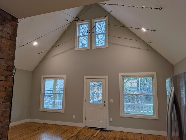 1014 Kenilworth Ave Unit 3