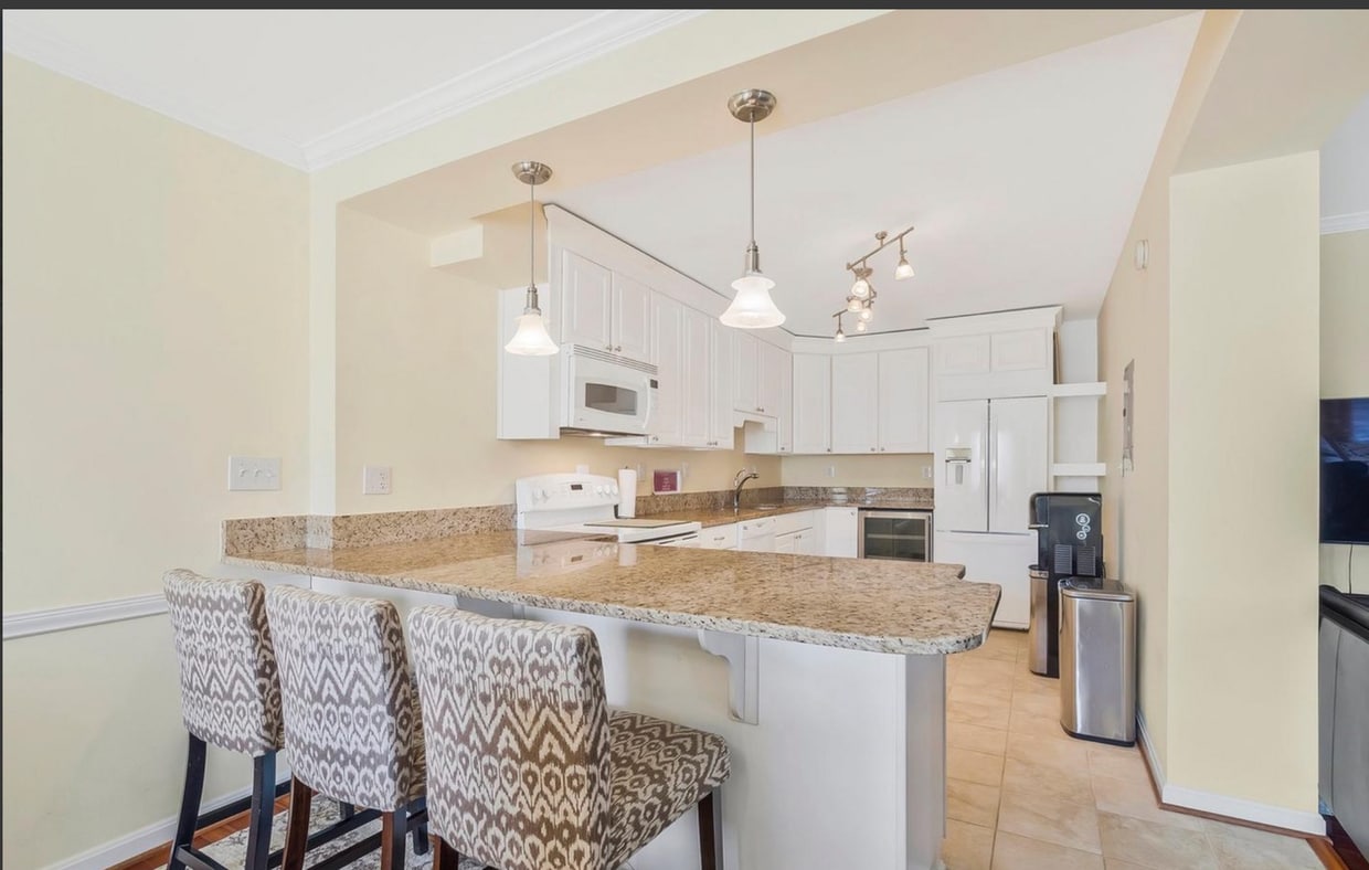 Photo - 8340 Greensboro Dr (McLean, VA)