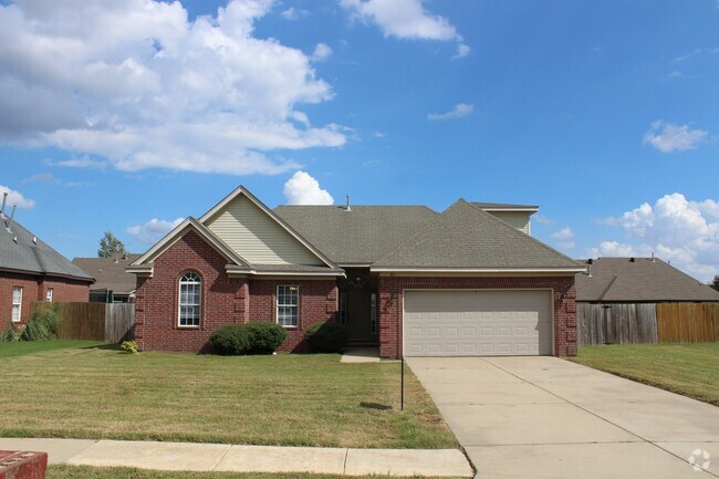 Building Photo - BAYOU VISTA RENTAL HOME 3 BED 2 BATH FENCE...