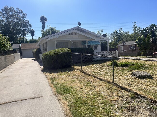 Photo - 1423 Canyon Rd