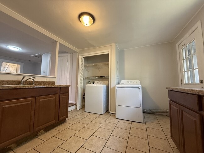 Photo - 19 N Lake Ave