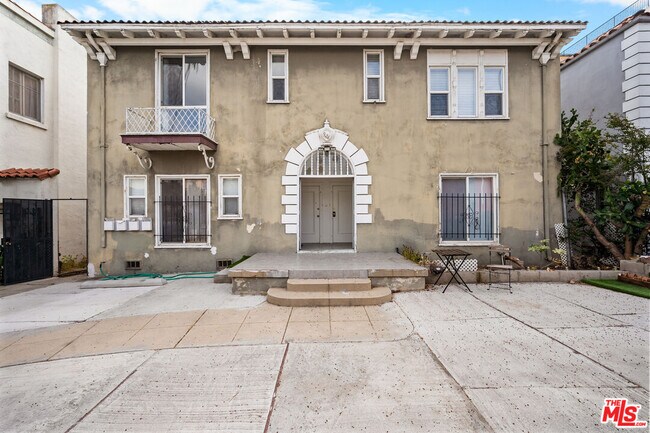 926 S Mariposa Ave