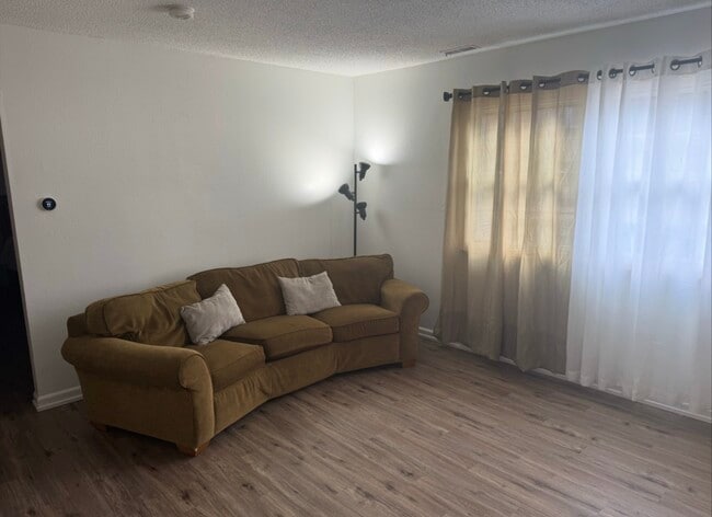1120 E 6th St Unit 2