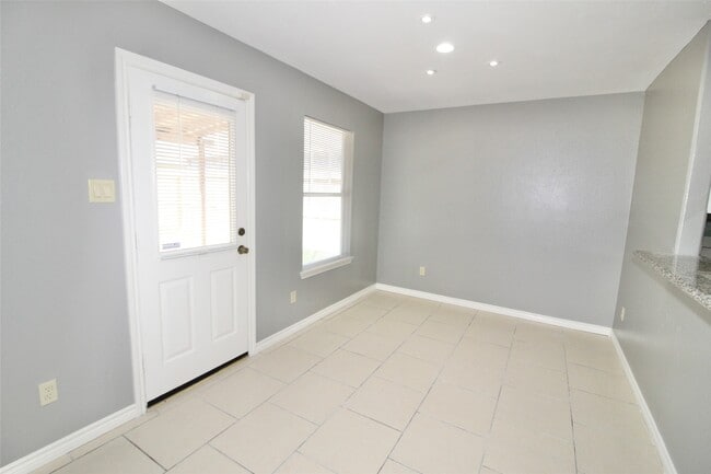 Photo - 7423 Edgecraft Dr