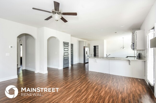 Photo - 692 Overlook Gln Dr