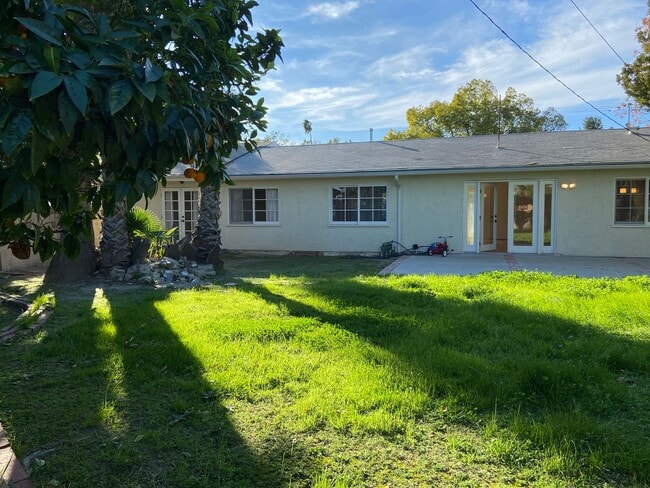 Building Photo - 6414 Franrivers Ave