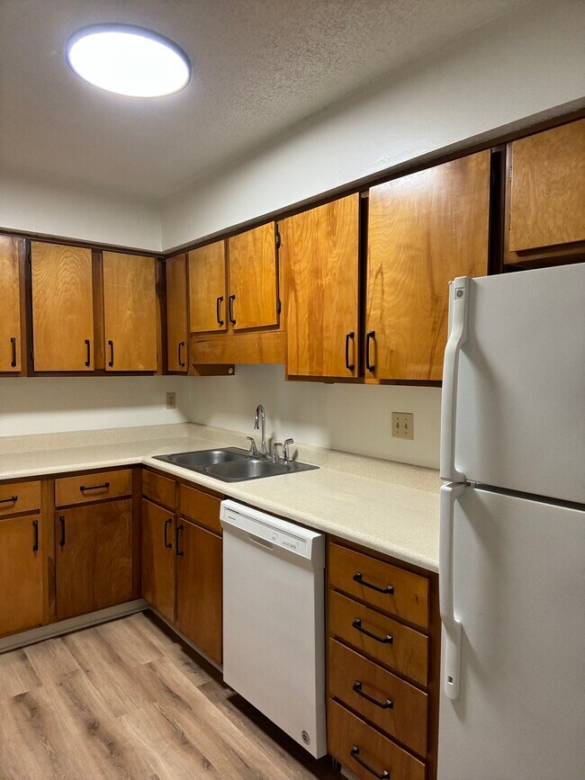 The Oaks Apartments Gulfport, MS