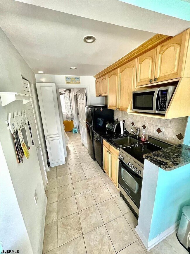 Photo - 9609 Ventnor Ave Unidad C5