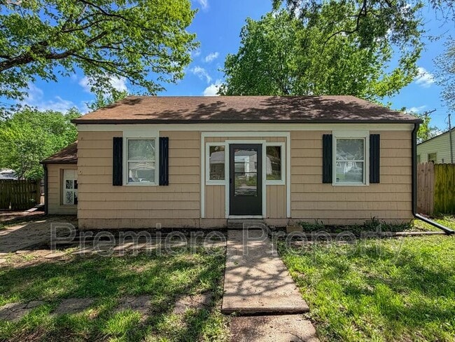 Building Photo - 1109 NE 44th St