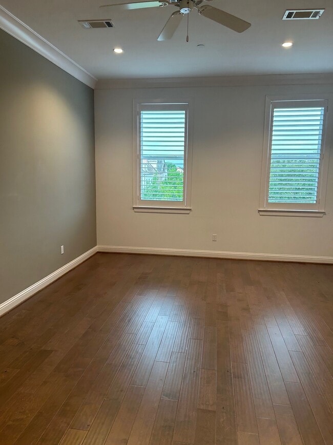 Photo - 2548 N Bay Pl
