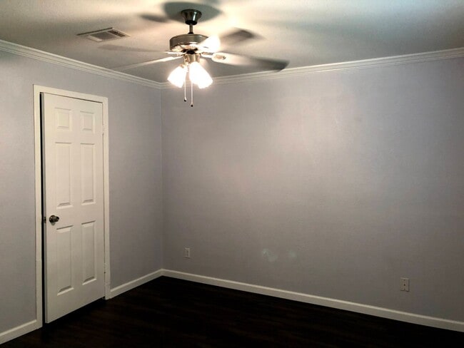 Photo - Room For Rent Unit 168 Varsity Rm B