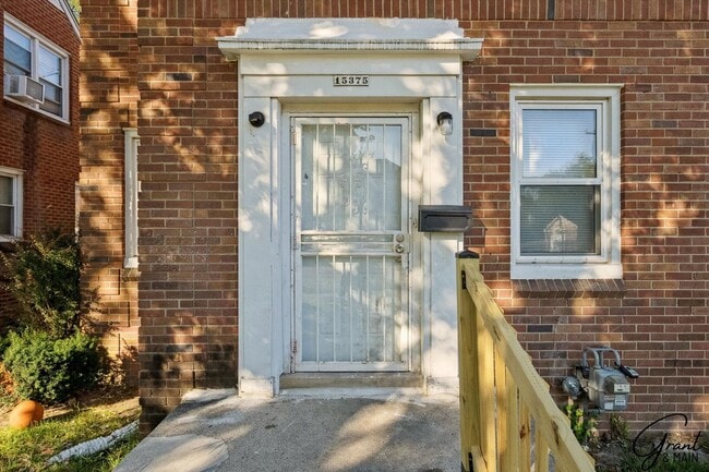 Photo - 4 bedroom $1550