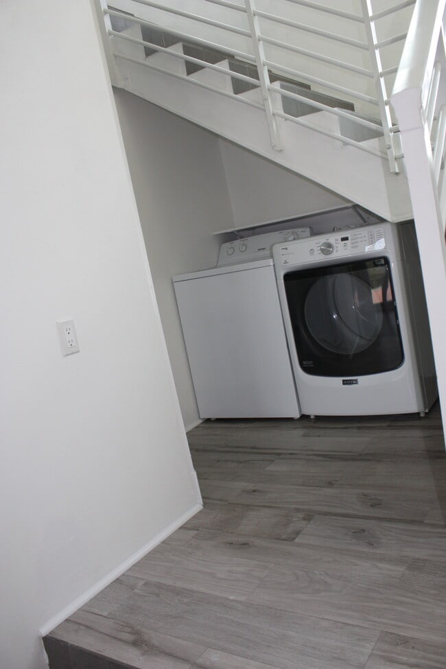 Photo - 5862 Homeland Rd