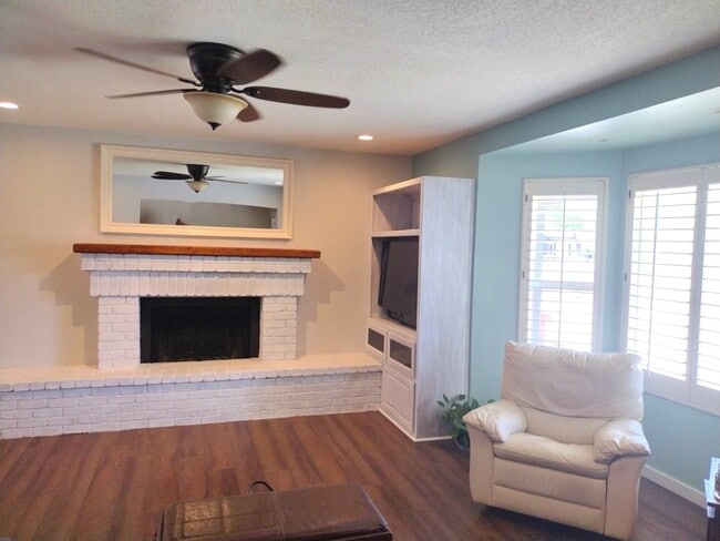 Photo - 3 Bedroom + Den Home with Private Pool in Mesa!