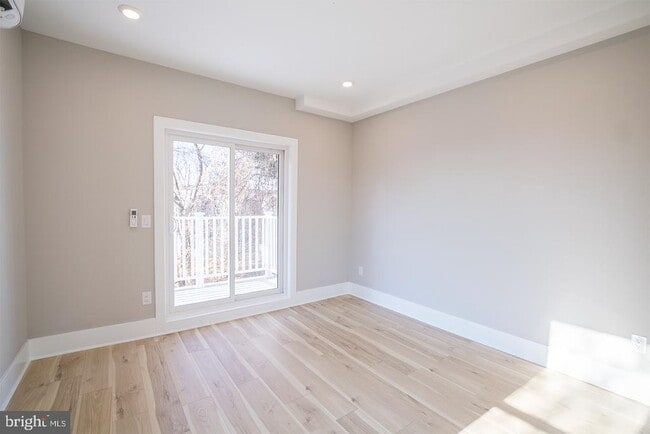 Photo - 720 N Preston St Unidad 2R