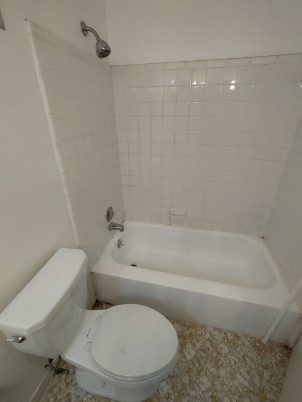 Photo - 304 Oakland St