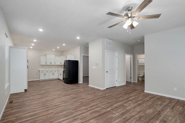 Photo - 319 S Florence Ave Unit A