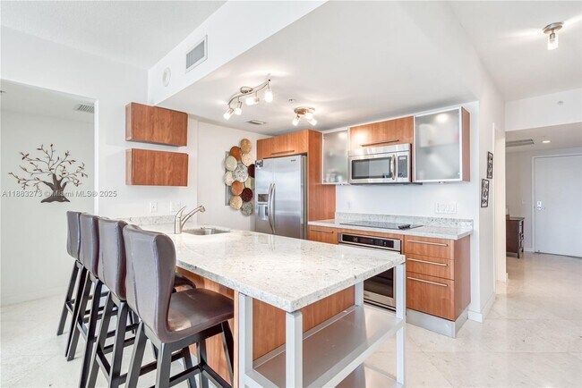 Photo - 185 SW 7th St Unidad 2002