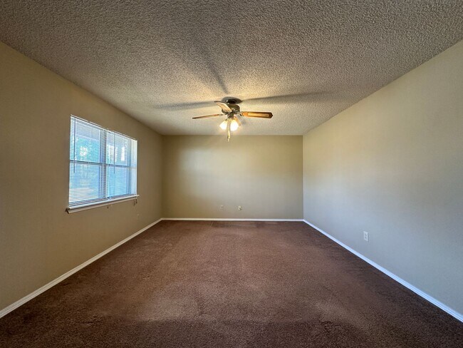 Photo - * Move-In Special * Charming 3 Bed / 2 Bat...