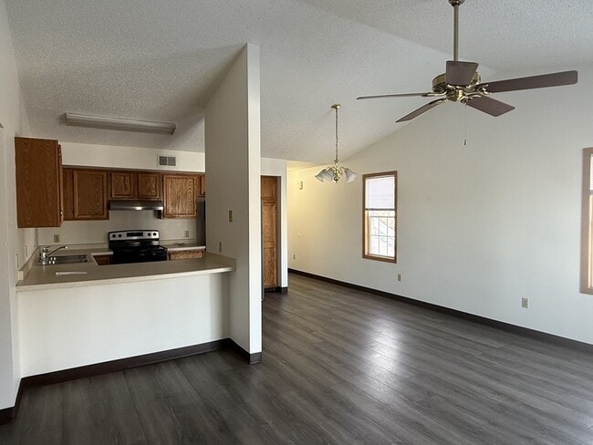 Photo - 2210 Valley Rd