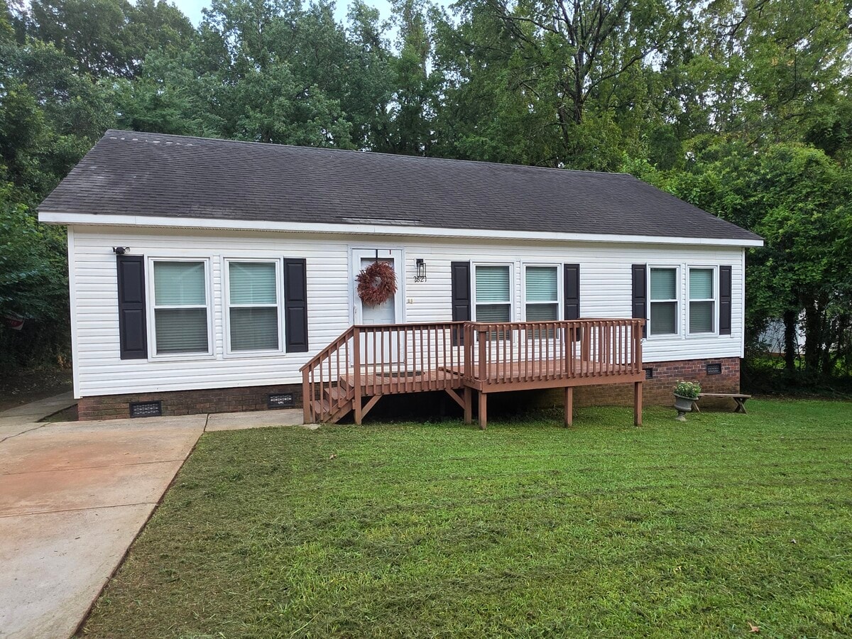 Photo - 2621 Hemphill St