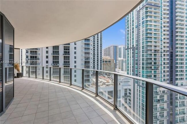 Photo - 1000 Brickell Plaza