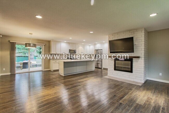 Photo - 4 Bed, 3 Bath  Split Level Home in Sherwood