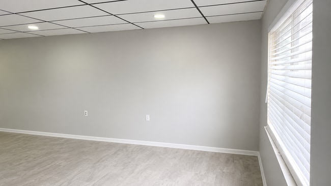 Photo - 209 E Main St Unidad c