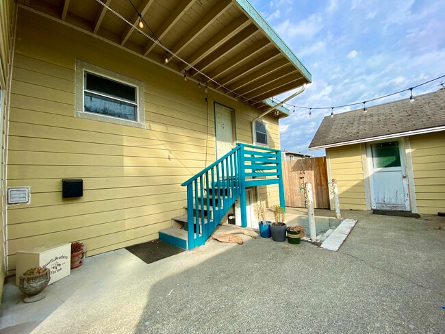 Photo - 749 N 105th St Unit B