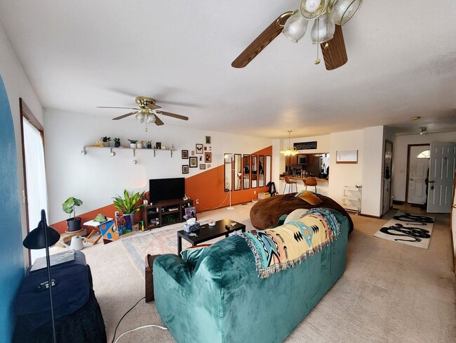 Photo - 3bed, 2.5bath Townhouse Near Medical Cente...