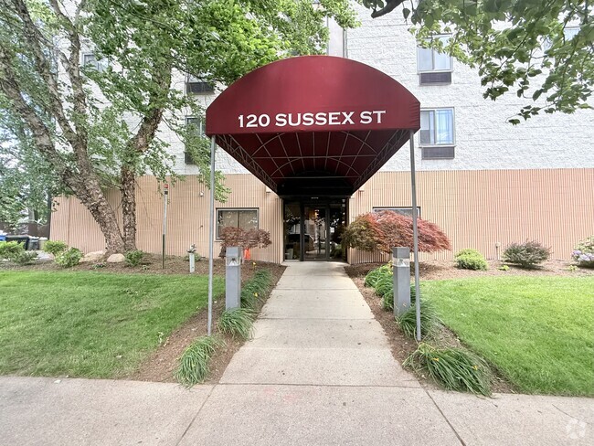 Building Photo - 120 Sussex St Unit 5F Rental