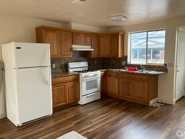 Building Photo - 201 2nd Ave Unit 201 Rental