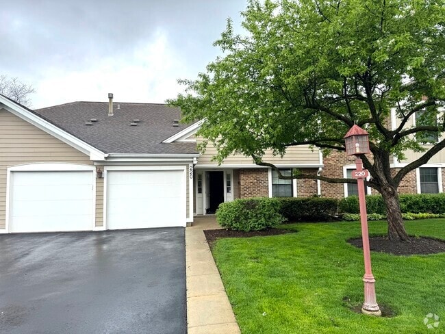 Building Photo - 220 Oak Knoll Ct Unit A2 Rental