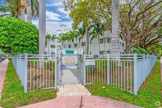Building Photo - 1300 Pennsylvania Ave Unit 209 Rental
