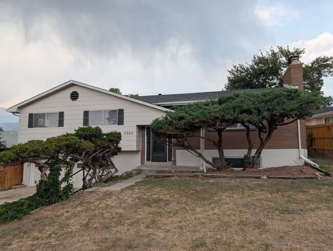 Building Photo - 2988 W Fontanero St