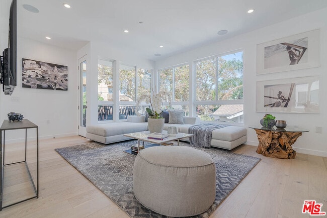 Photo - 1216 N Sycamore Ave