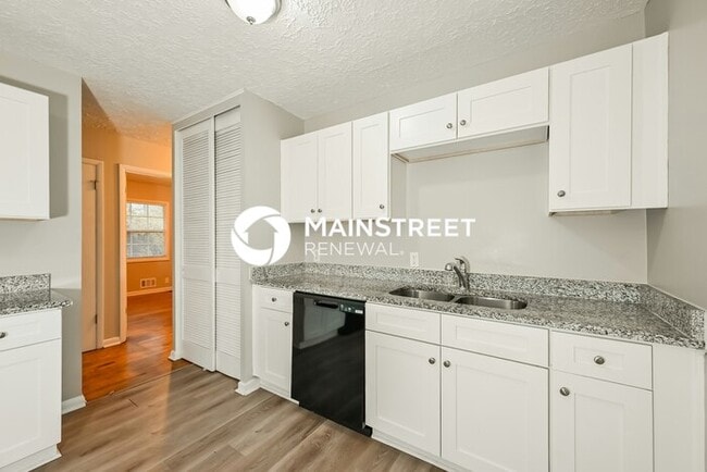 Photo - 3 Bedroom Pet-Friendly Home in CLARKSTON, GA with Main Street Renewal