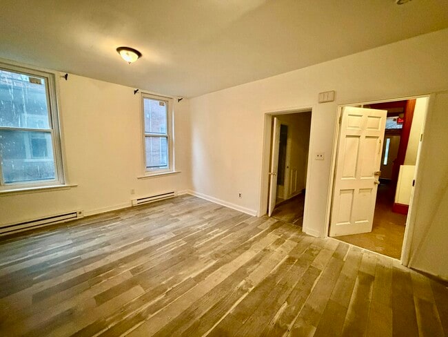 Photo - 930 W Main St Unidad 1st Floor