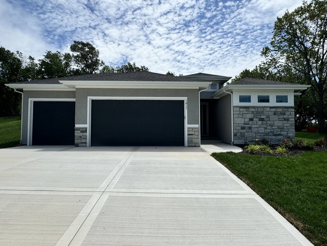 Building Photo - 1617 SW Hedgewood Ln Rental