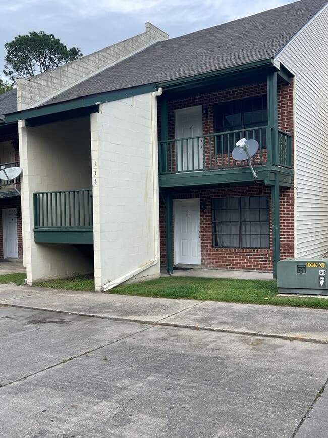Building Photo - 134 N Meyers Dr Unit D
