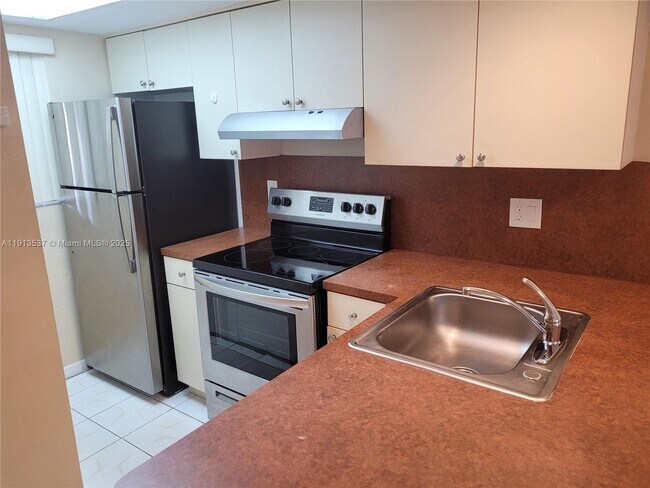 Photo - 5942 W 26th Ave Unidad 130 Rental