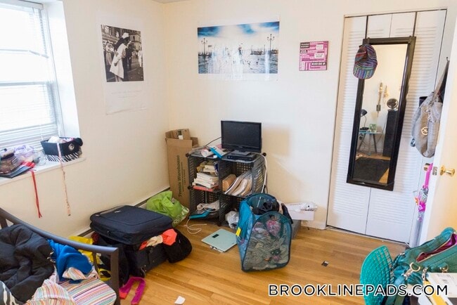 Photo - 110 Babcock St Unidad 31