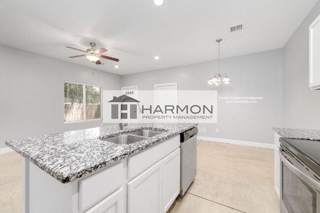 Photo - 5527 S Handley St