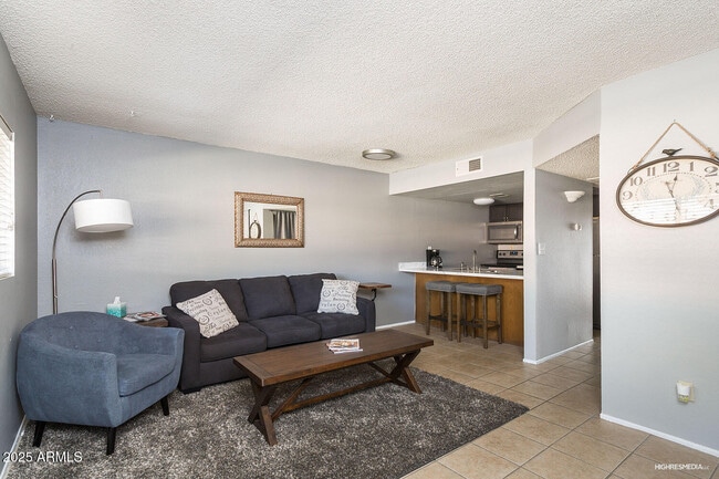 7436 E Chaparral Rd Unidad B204