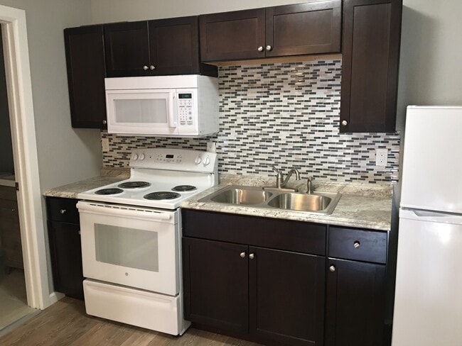 Photo - 409 N Olive St Unit 409 N. Olive Apt B