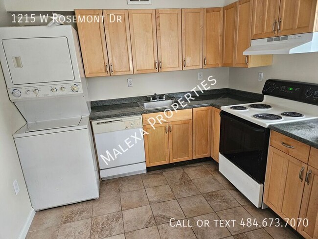 Photo - 1215 W Rosemont Dr