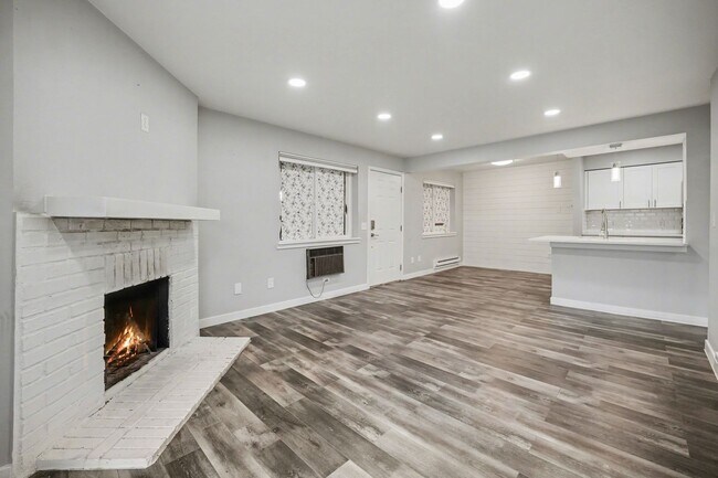 Photo - Spacious 1 Bed 1 Bath in the heart of Aurora!