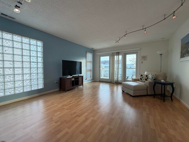 Photo - 5 N New Haven Ave Unit C3A