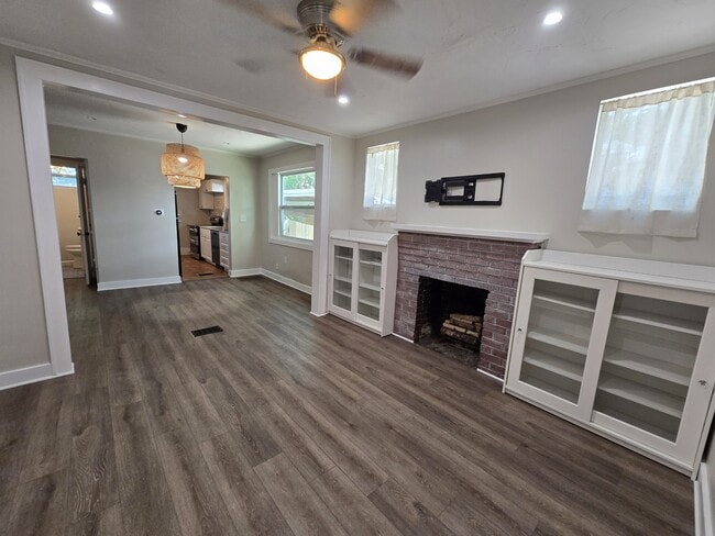 Photo - 717 Illinois Ave